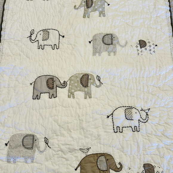 Pottery Barn Kids Taylor Elephant Gray White Crib Organic Cotton Quilt Blanket - Picture 3 of 10